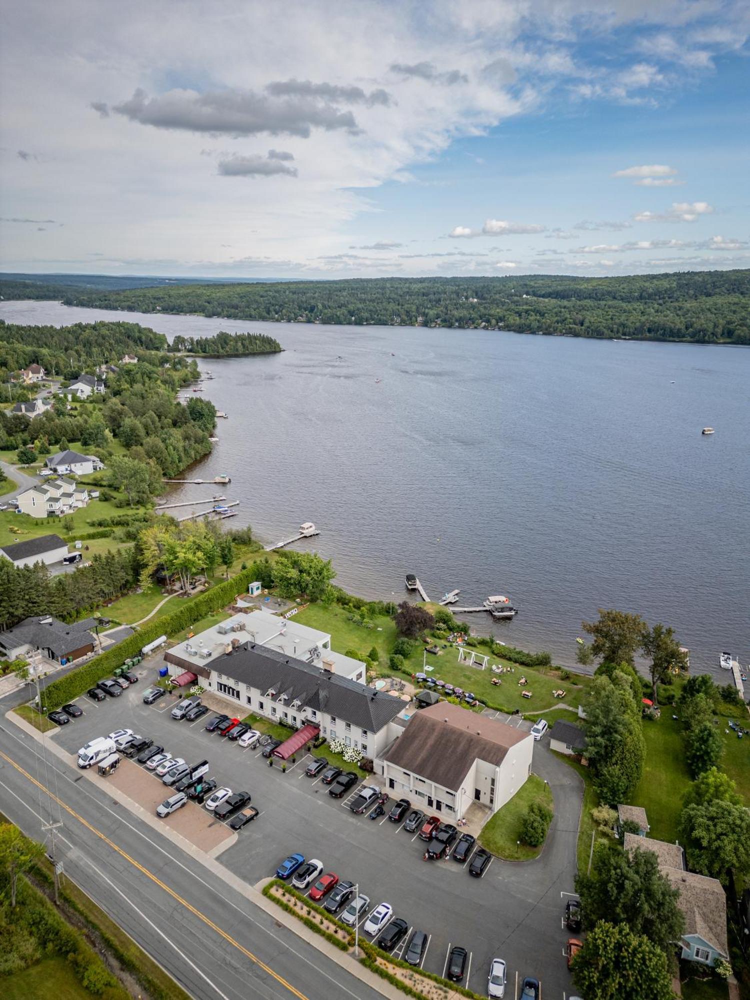 Manoir Lac-Etchemin Exterior photo